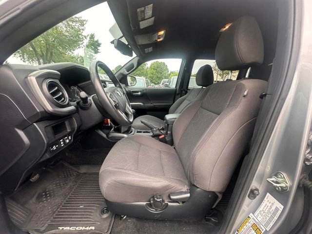 Used 2017 Toyota Tacoma TRD Sport w/ Tow Package AWD/4WD image 23