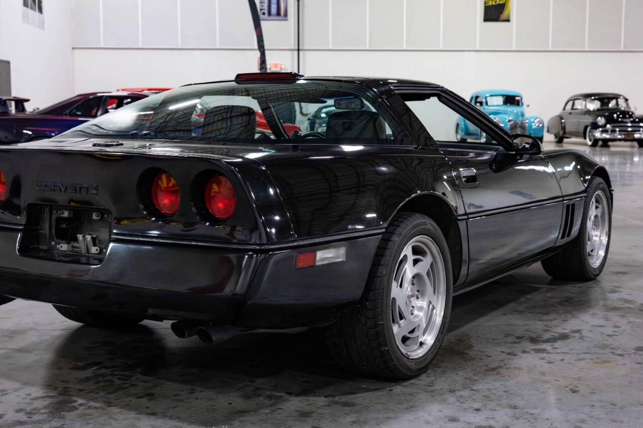 Used 1990 Chevrolet Corvette Coupe RWD image 36