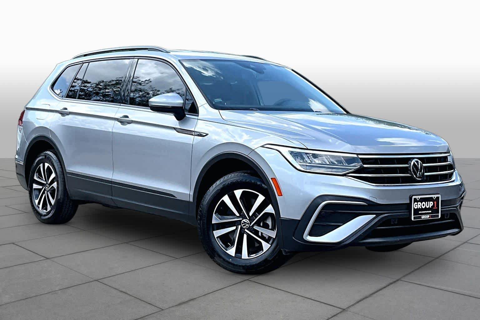 Used 2022 Volkswagen Tiguan S FWD image 3