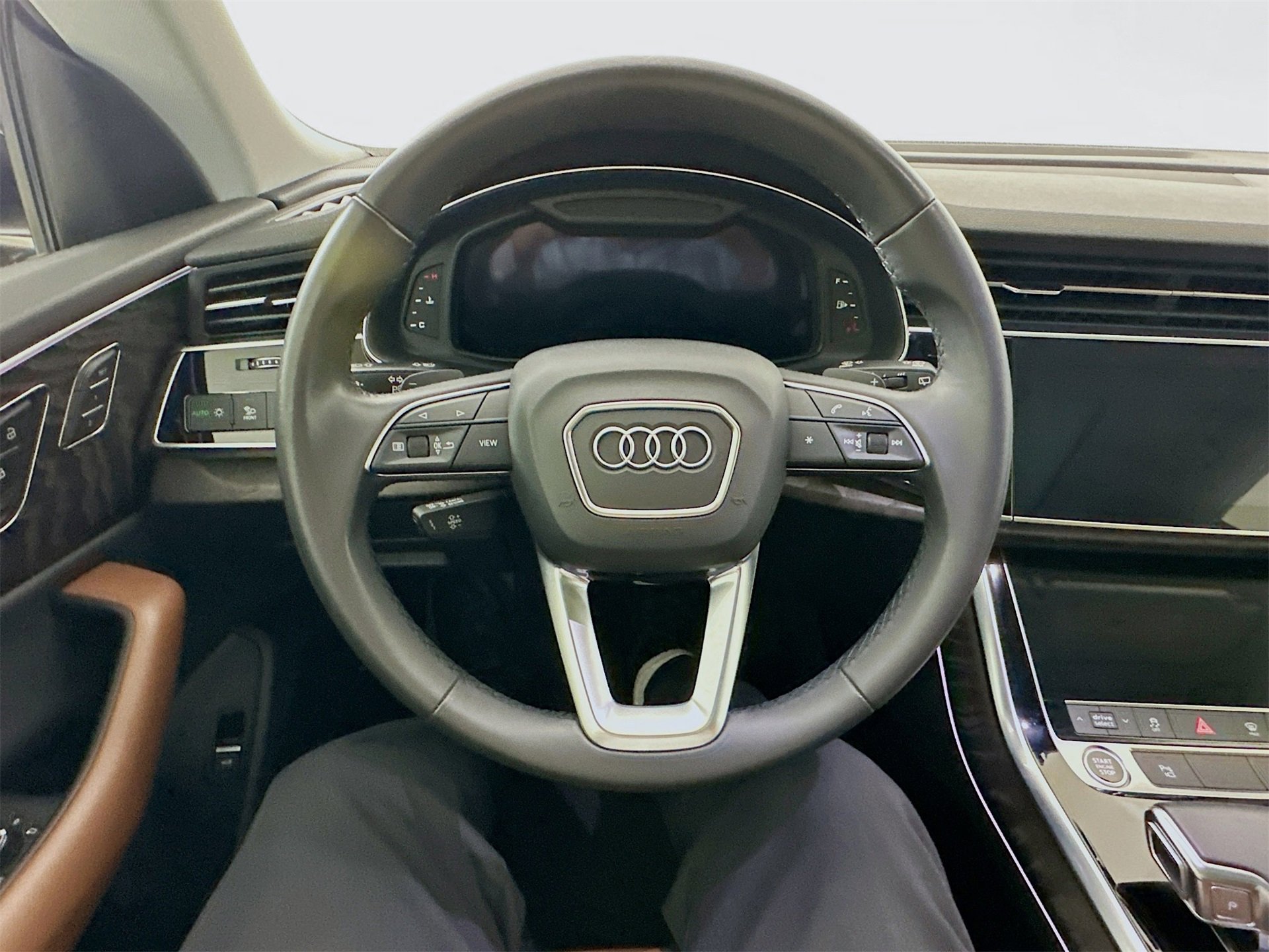 Used 2021 Audi Q8 Premium Plus image 12