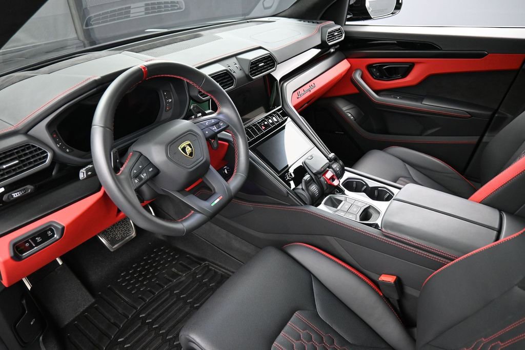 Used 2024 Lamborghini Urus S AWD/4WD image 4