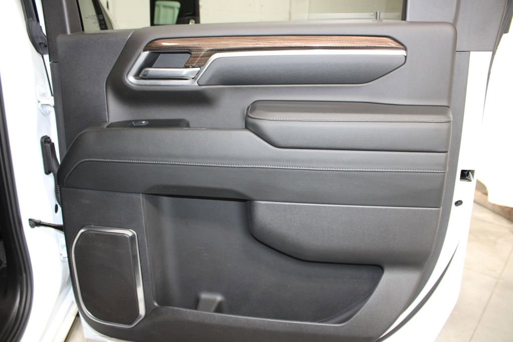 Used 2024 Chevrolet Silverado 3500 LT w/ Convenience Package image 34