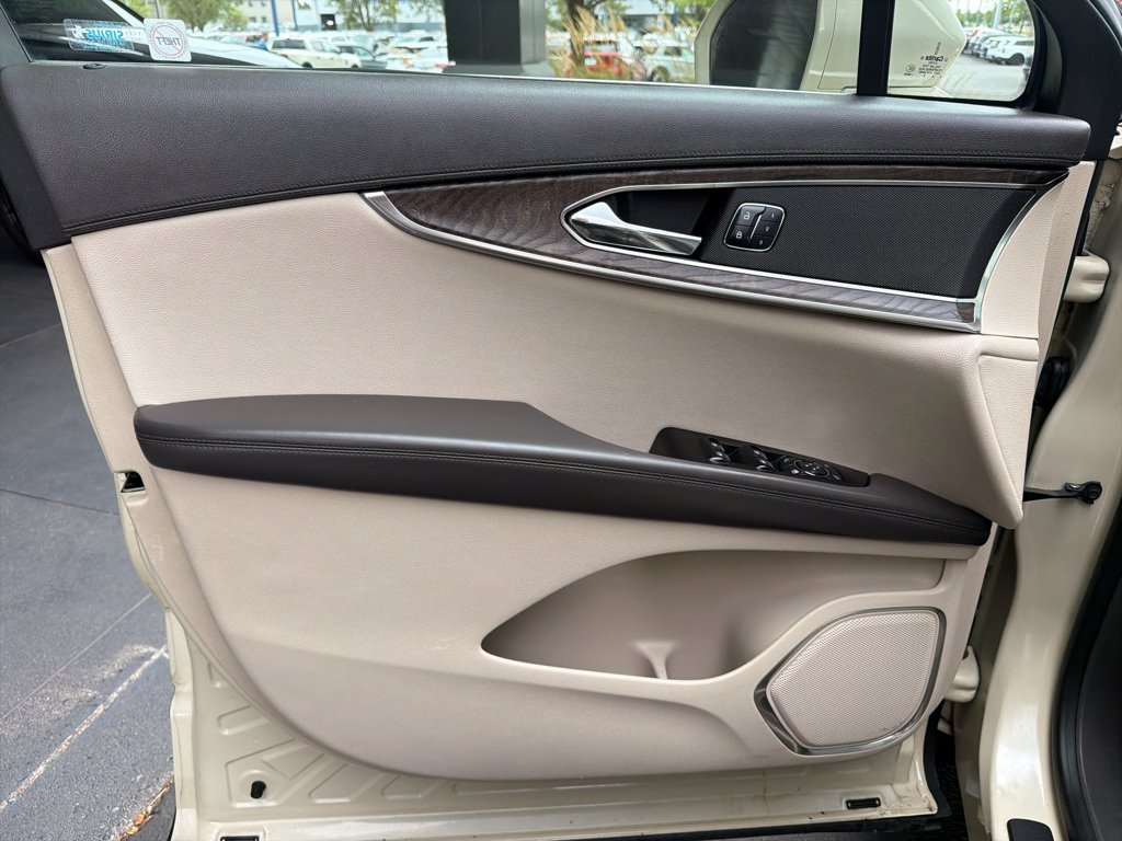 Used 2016 Lincoln MKX Select w/ Select Plus Package AWD/4WD image 17