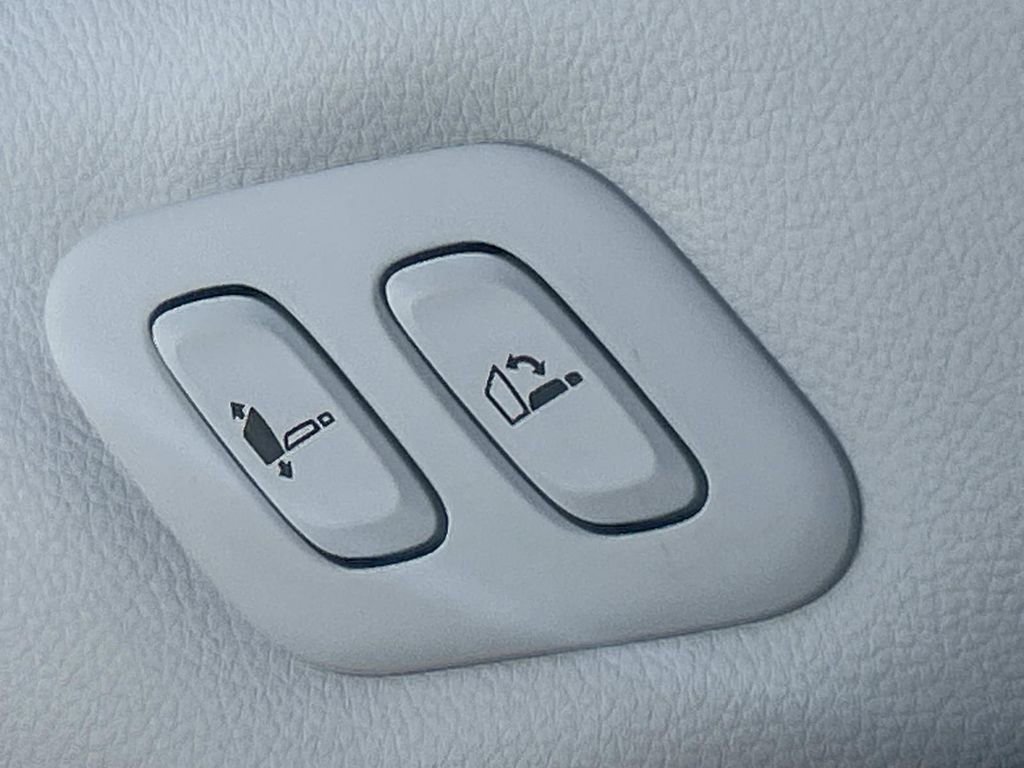 New 2026 Genesis GV70 2.5T Advanced image 23