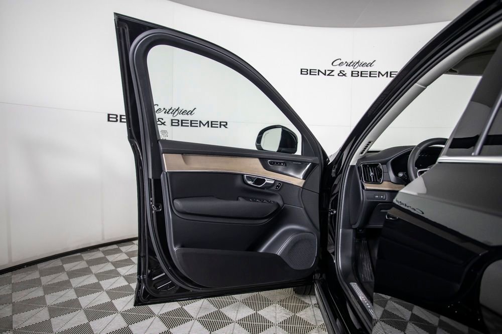 Used 2025 Volvo XC90 T8 Plus w/ Protection Package Premier image 16