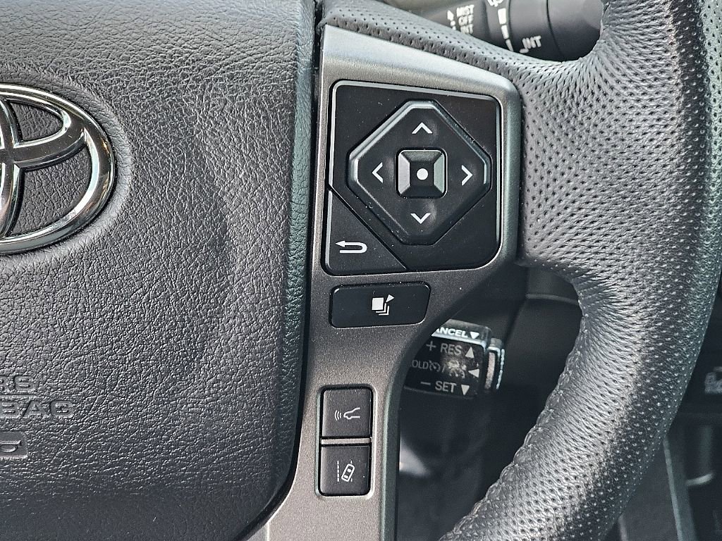 Used 2022 Toyota Tacoma TRD Sport w/ Technology Package AWD/4WD image 31