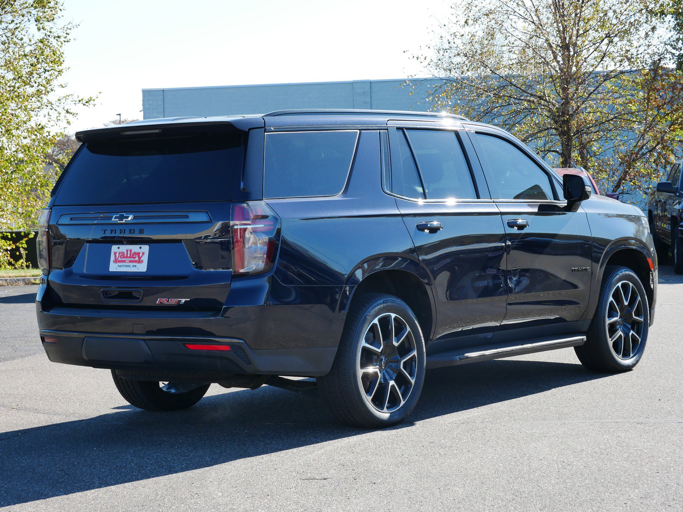 Used 2021 Chevrolet Tahoe RST w/ Luxury Package image 7