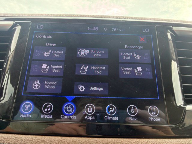 Used 2017 Chrysler Pacifica Limited FWD image 38