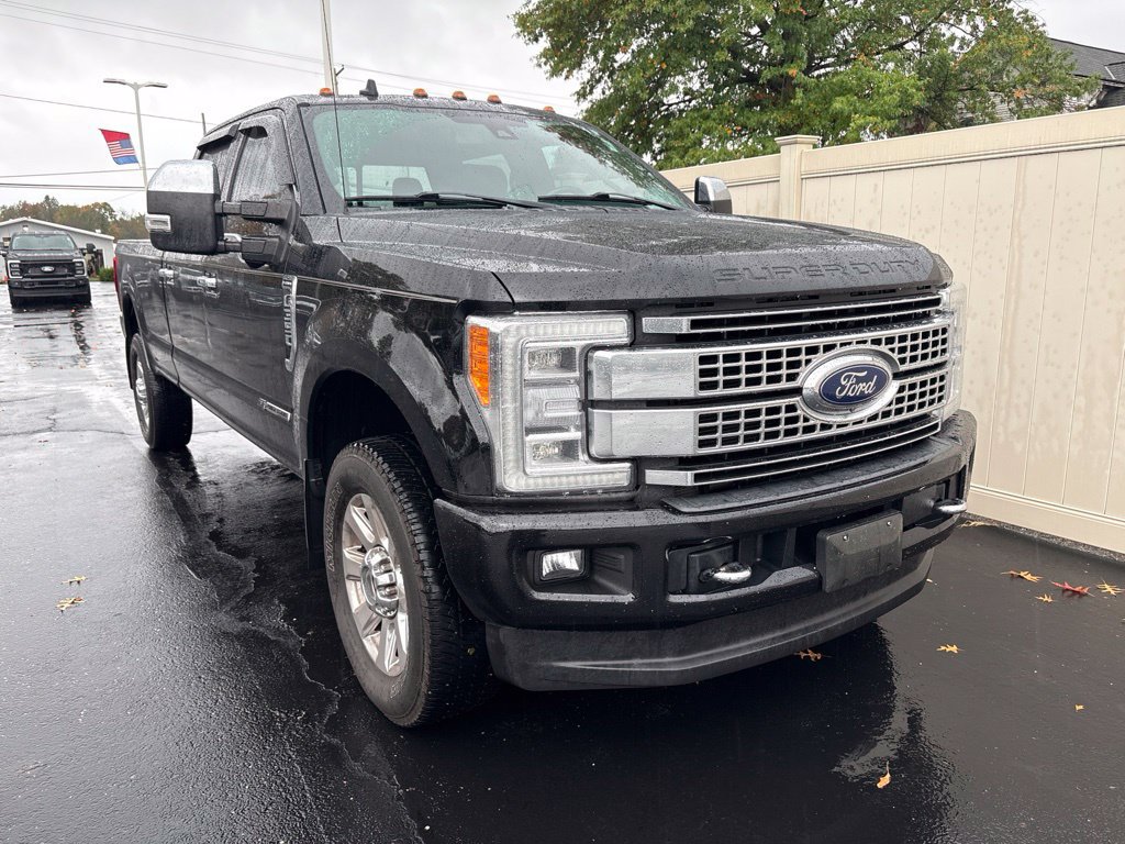 Used 2019 Ford F350 Platinum w/ Platinum Ultimate Package AWD/4WD image 2