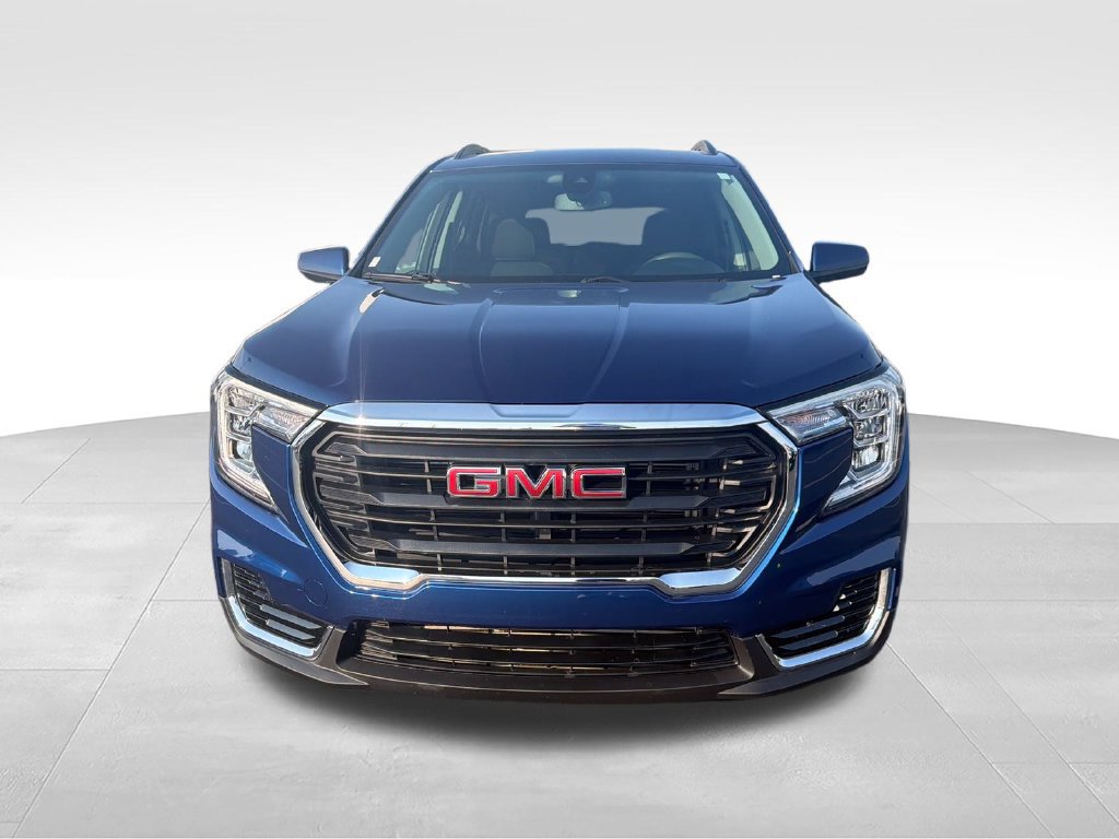 Used 2022 GMC Terrain SLE w/ Driver Convenience Package AWD/4WD image 8
