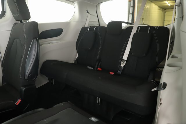 Used 2024 Chrysler Voyager LX image 28