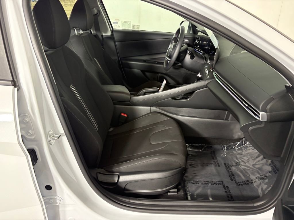 Used 2024 Hyundai Elantra SEL image 34
