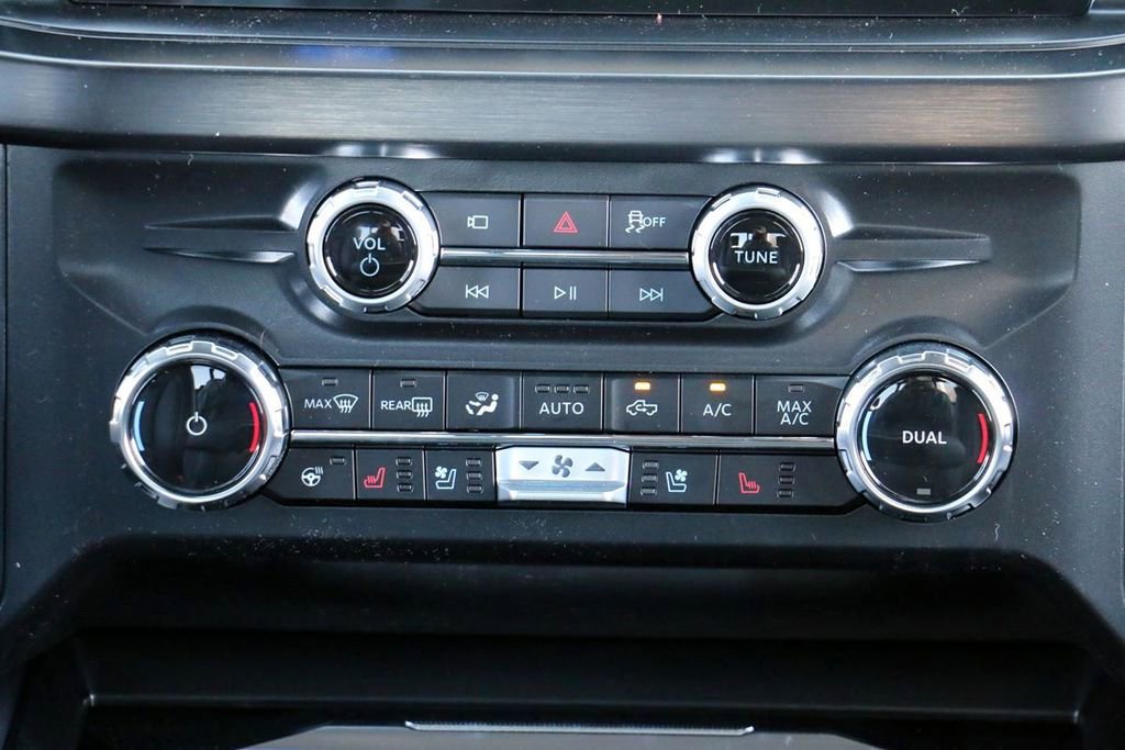 New 2026 Ford F350 Lariat w/ Black Appearance Package image 30