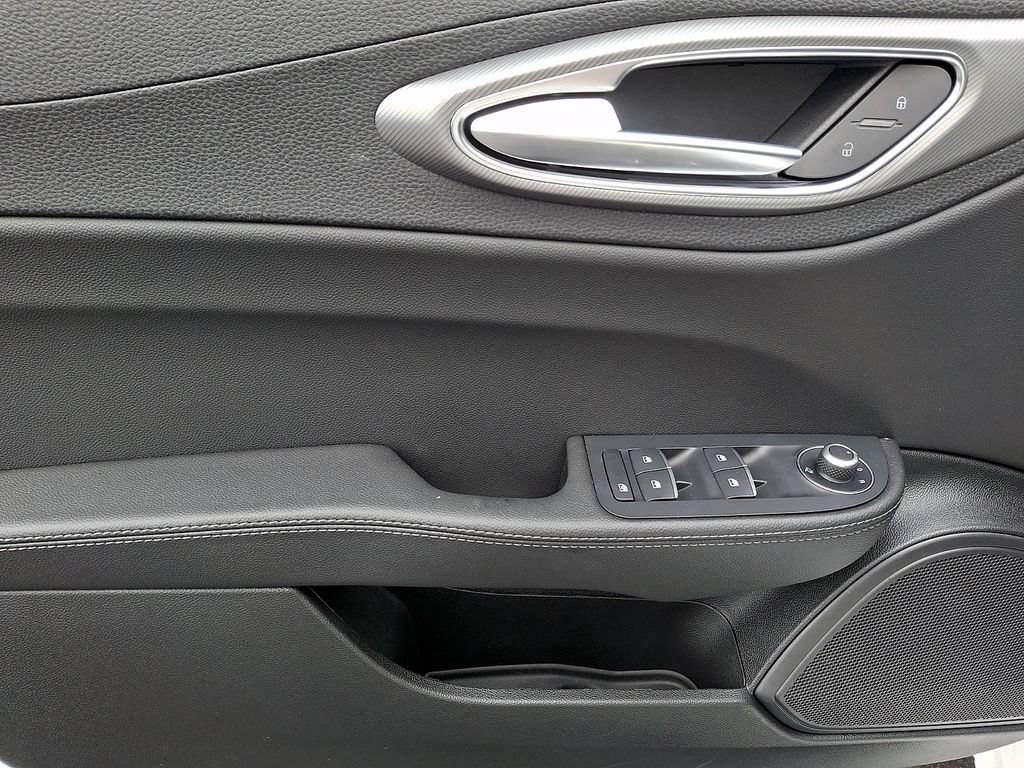 New 2026 Alfa Romeo Giulia AWD w/ Driving Assist Package image 7