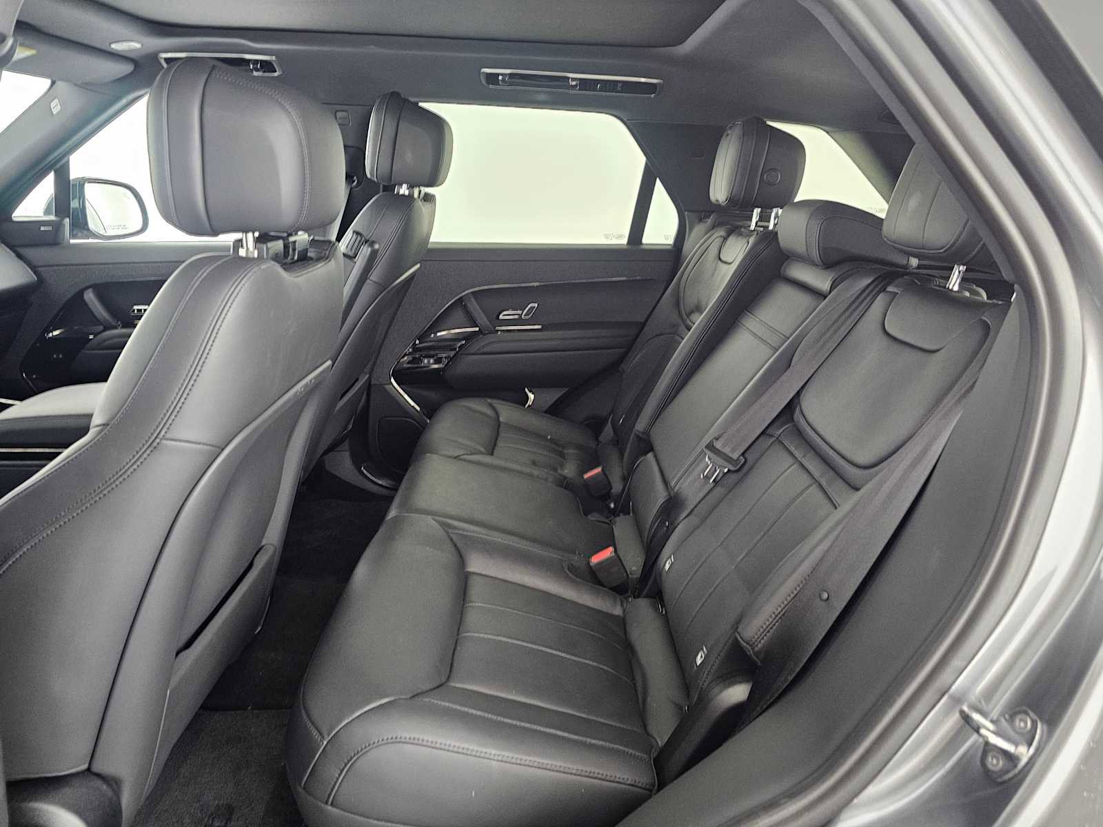 Used 2023 Land Rover Range Rover Sport SE image 16