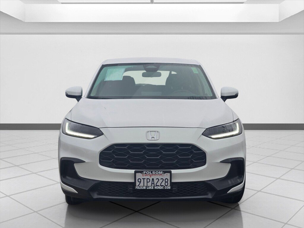 Certified 2025 Honda HR-V LX image 2