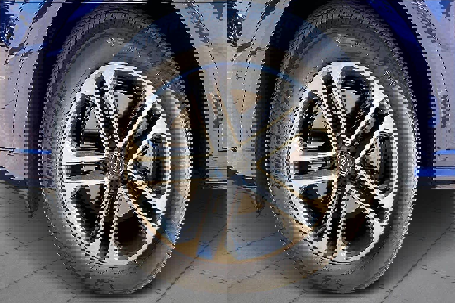 Used 2025 Audi Q5 Premium w/ Convenience Package image 9