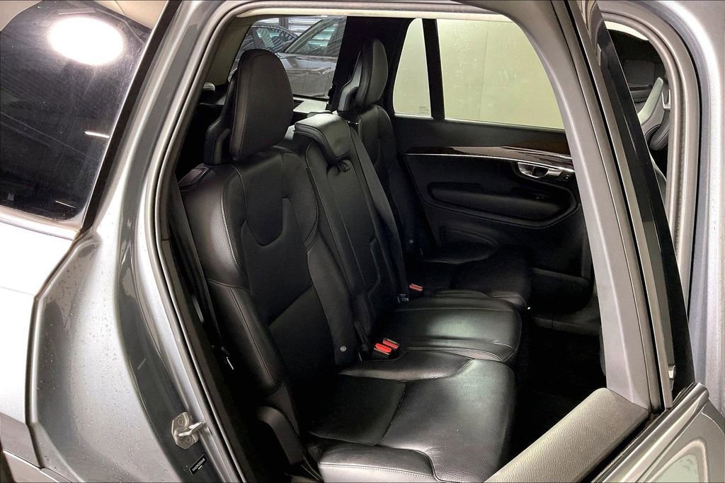 Used 2016 Volvo XC90 T6 Momentum w/ Momentum Plus Package AWD/4WD image 26