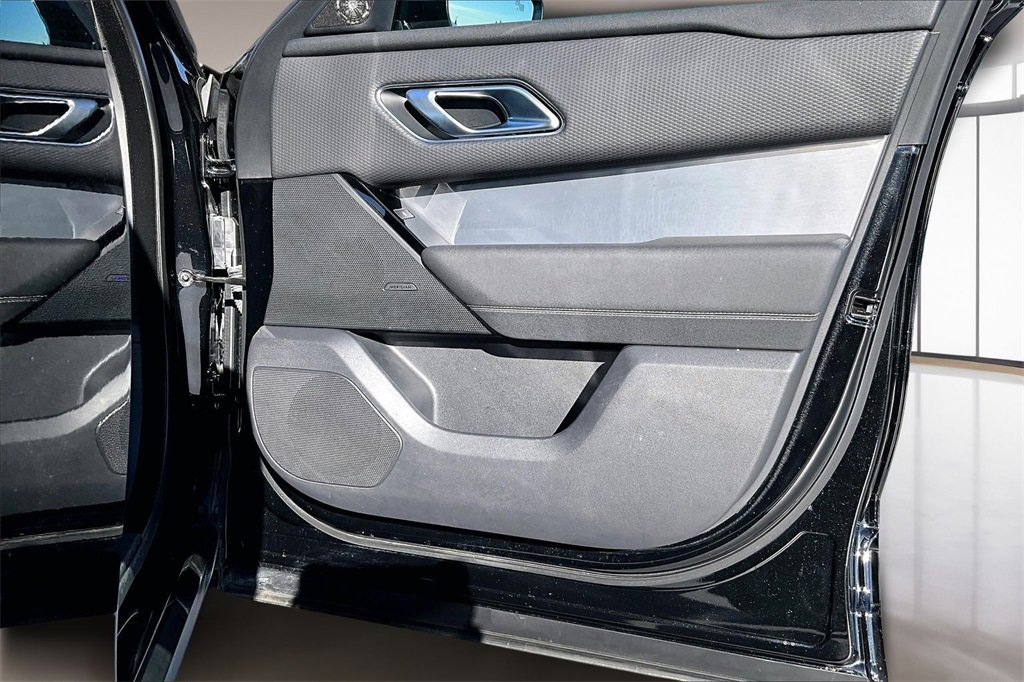 Used 2023 Land Rover Range Rover Velar R-Dynamic S image 26