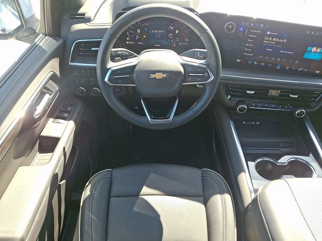 Used 2026 Chevrolet Tahoe Premier AWD/4WD image 3