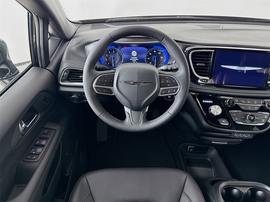 New 2025 Chrysler Pacifica Select image 23