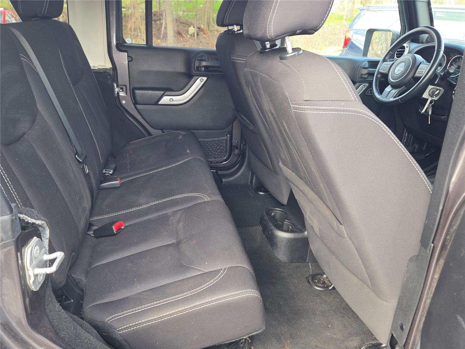 Used 2014 Jeep Wrangler Unlimited Sahara AWD/4WD image 7