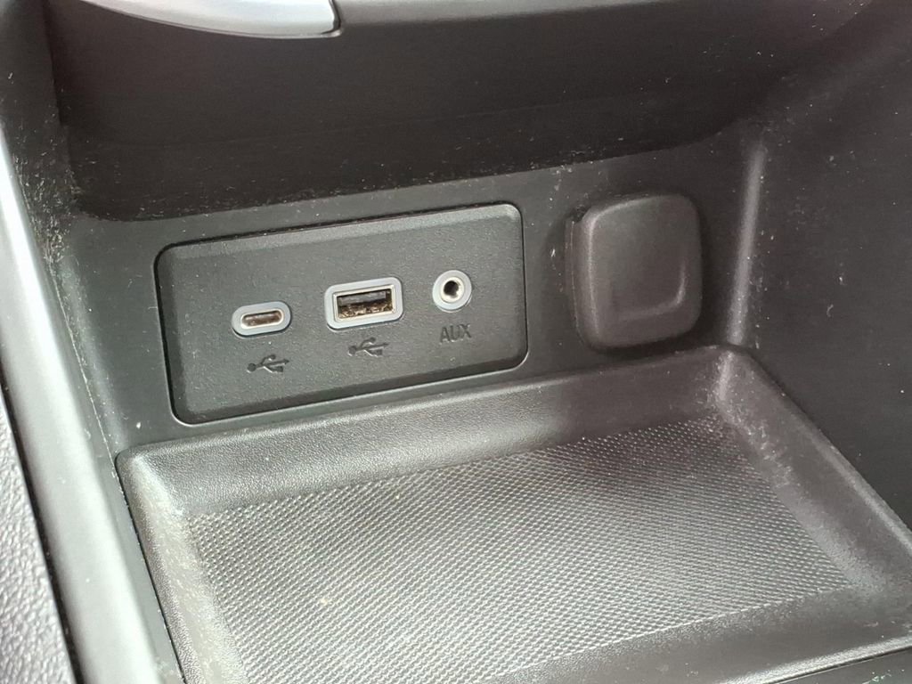 Used 2023 GMC Terrain SLE w/ LPO, Floor Liner Package AWD/4WD image 21