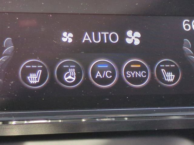 Certified 2025 Genesis G70 2.5T image 21