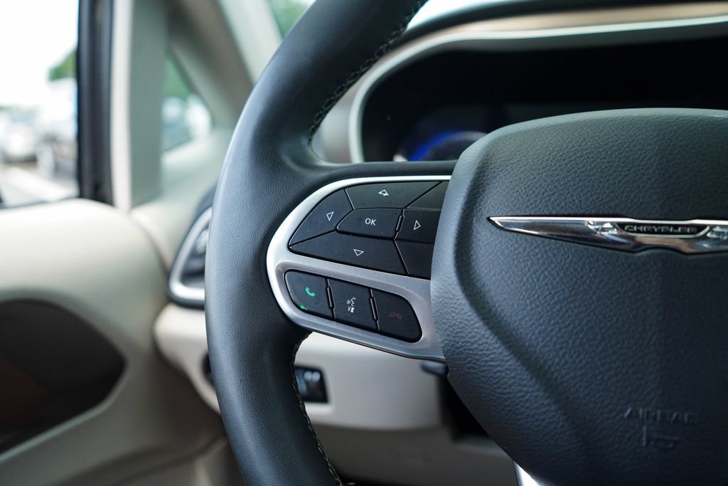 Used 2023 Chrysler Voyager LX FWD image 30