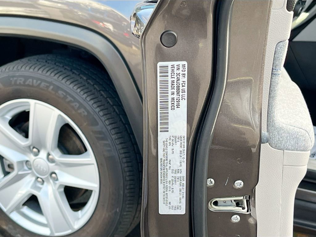 Certified 2022 Jeep Compass Latitude image 28