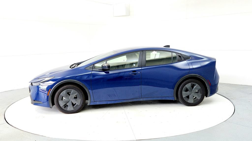 New 2026 Toyota Prius Plug-In Hybrid FWD image 3