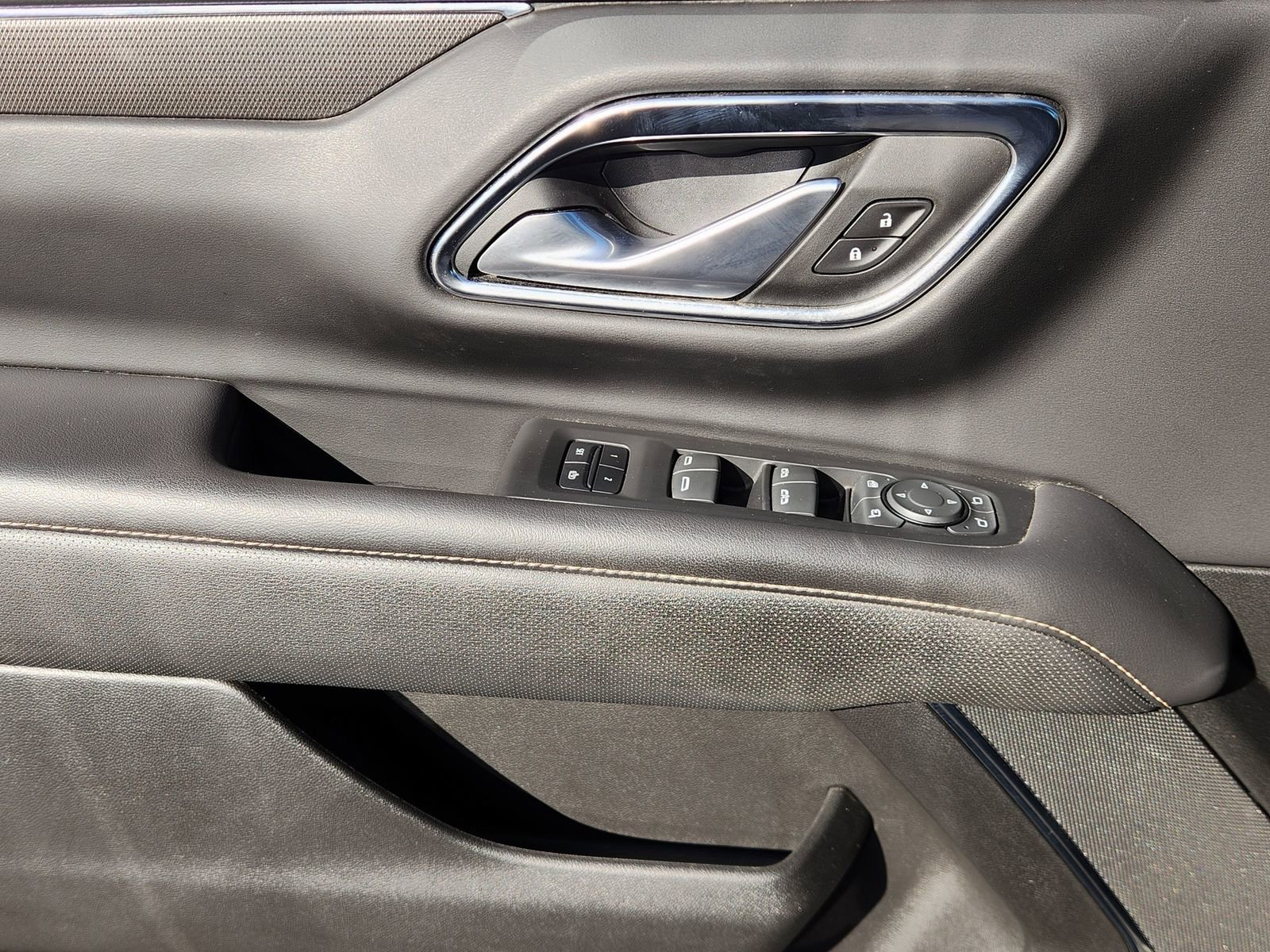 Used 2022 GMC Yukon AT4 image 27