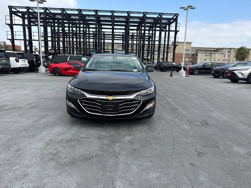 Used 2021 Chevrolet Malibu Premier FWD image 2