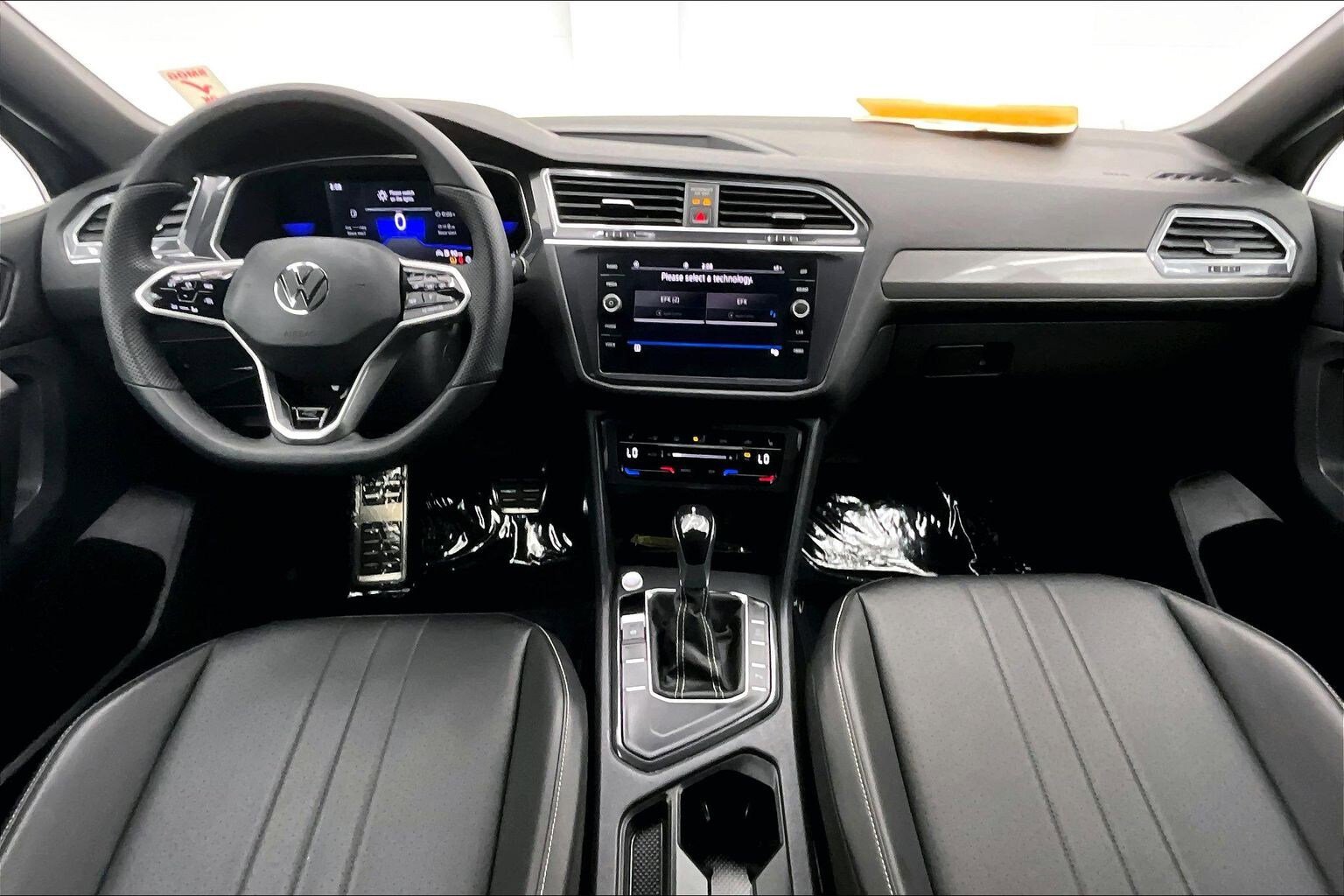 Used 2022 Volkswagen Tiguan SE R-Line FWD image 14