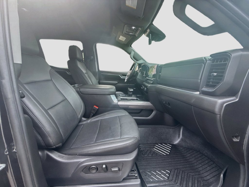 Used 2024 Chevrolet Silverado 1500 LTZ AWD/4WD image 31