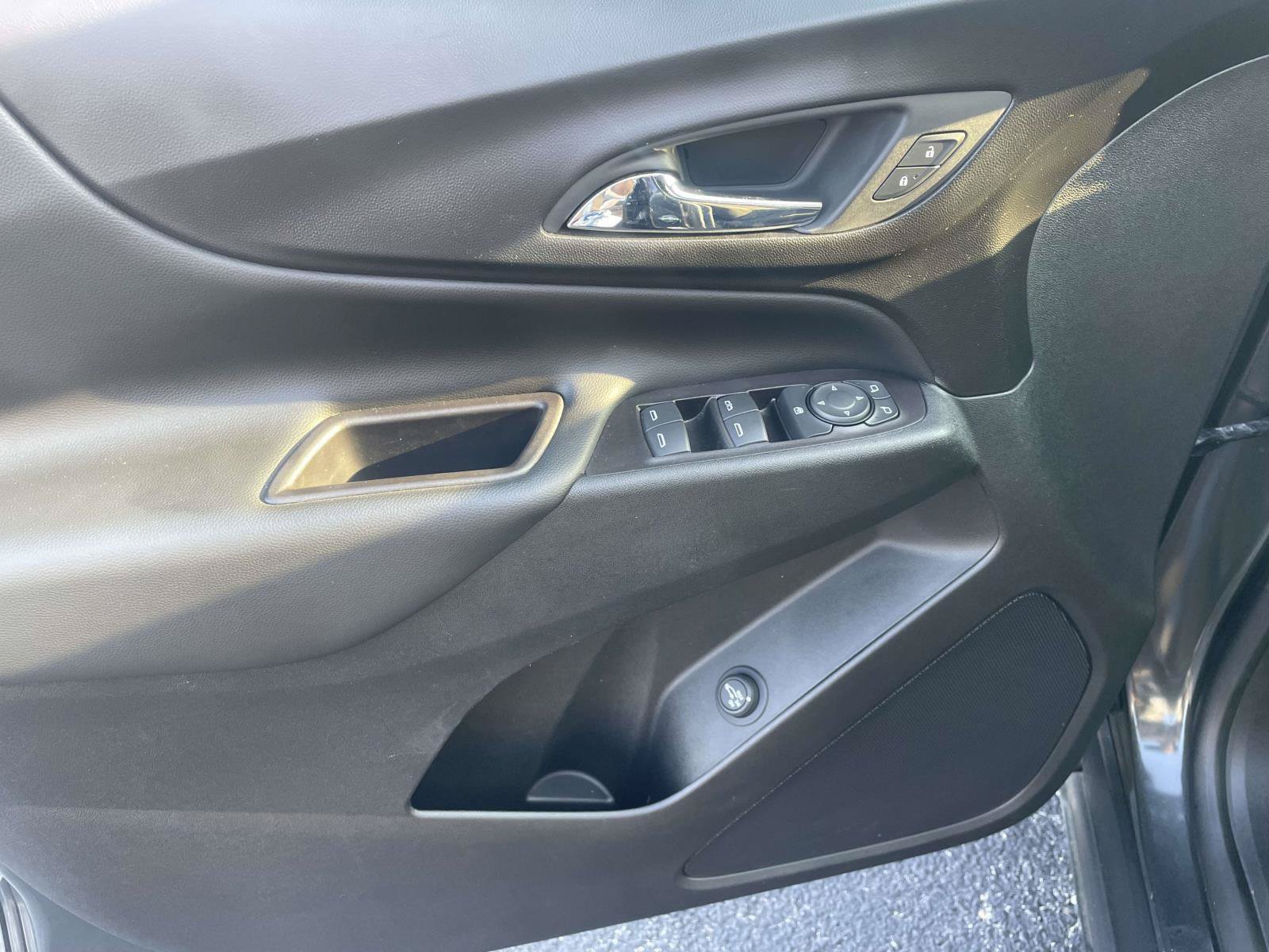 Used 2019 Chevrolet Equinox LT FWD image 17