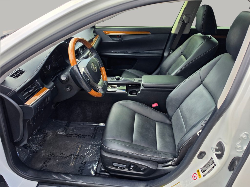 Used 2013 Lexus ES 300h w/ Premium Pkg FWD image 27