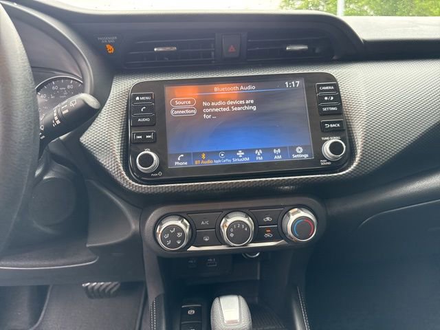 Used 2024 Nissan Kicks SV w/ Interior Electronics Package FWD image 17