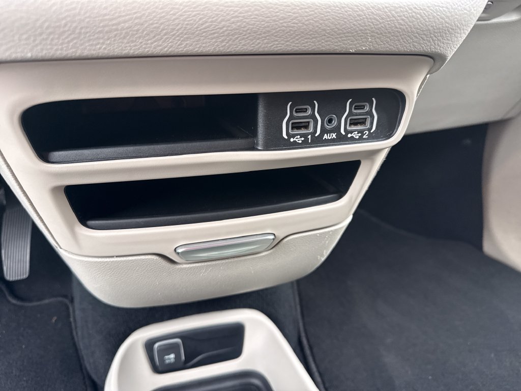 Used 2023 Chrysler Voyager LX FWD image 33