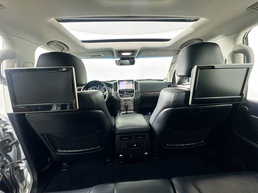 Used 2016 Toyota Land Cruiser AWD/4WD image 32