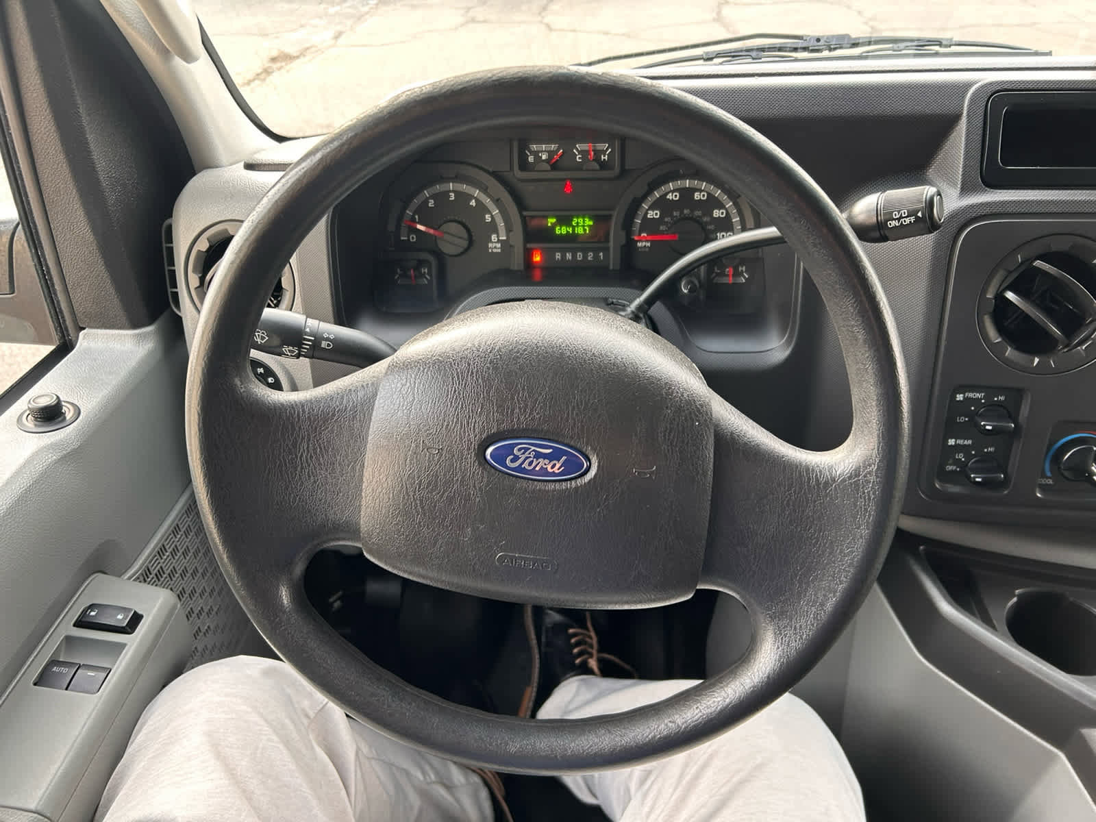 Used 2012 Ford E-250 and Econoline 250 Extended w/ PWR Group RWD image 13