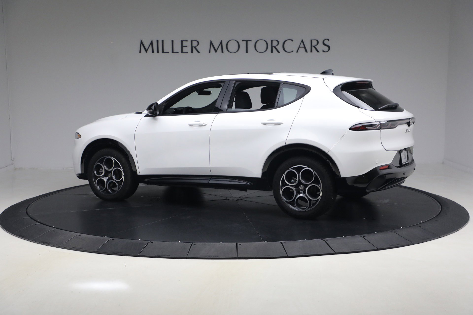 Used 2025 Alfa Romeo Tonale image 4