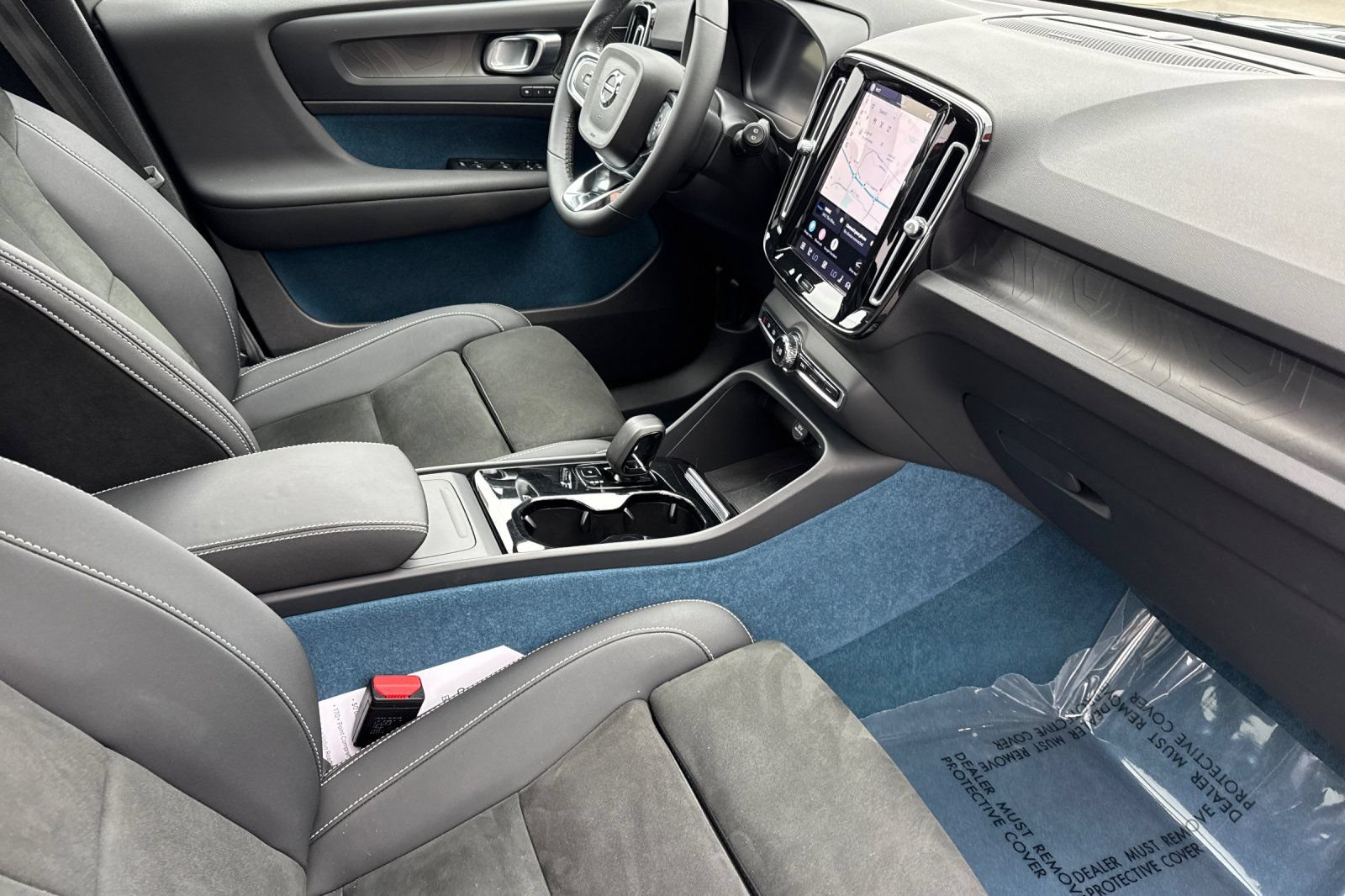 Used 2023 Volvo XC40 Recharge Ultimate w/ Protection Package Premier AWD/4WD image 17