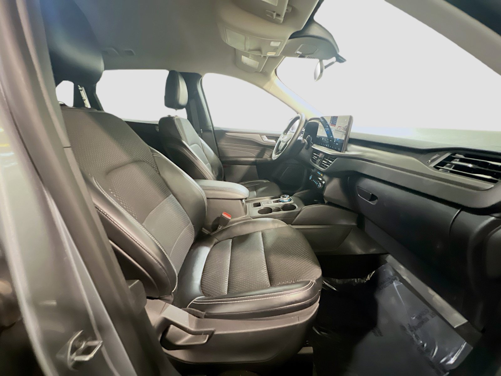 Used 2024 Ford Escape SE FWD image 21