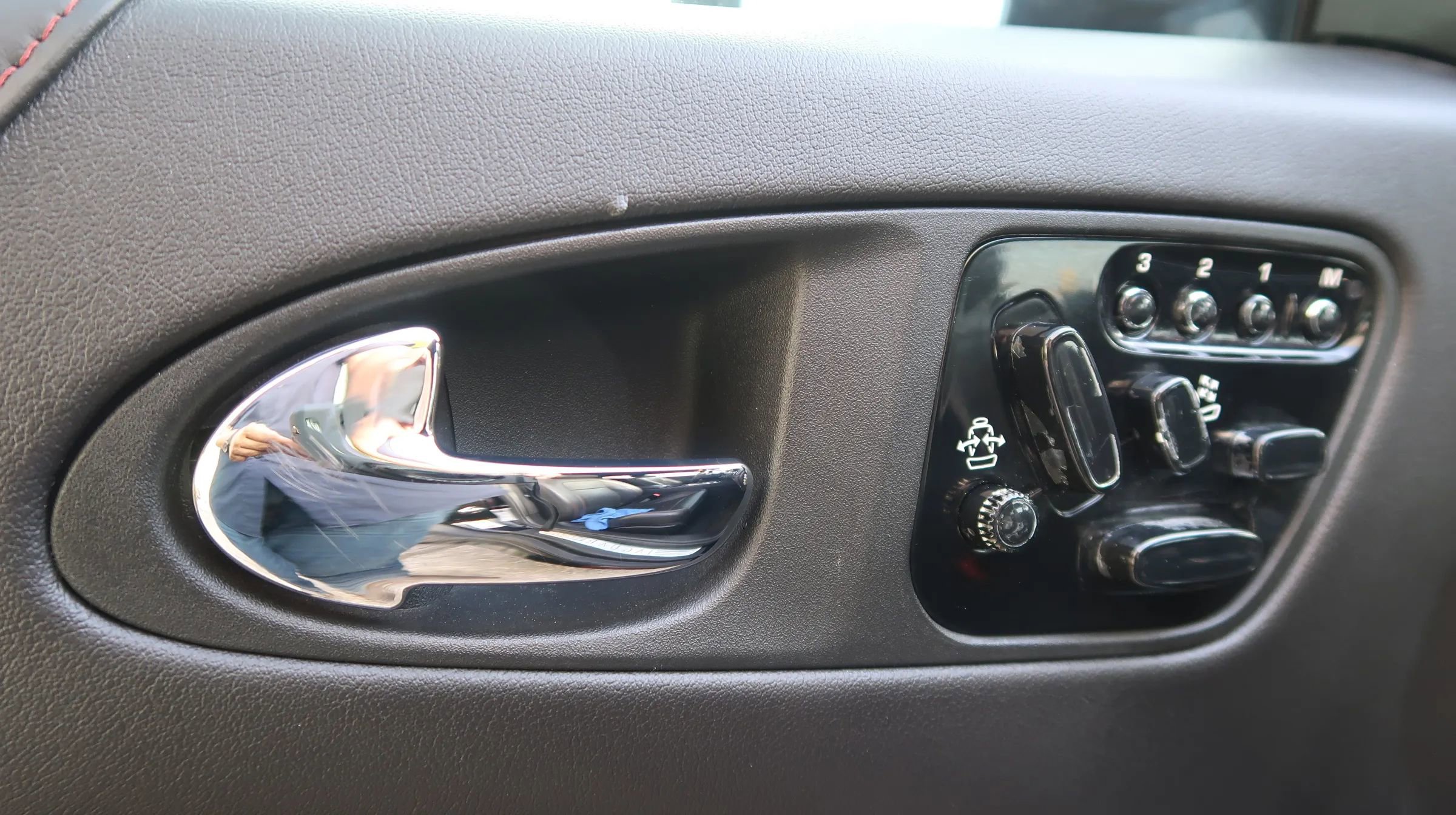 Used 2014 Jaguar XKR R image 24