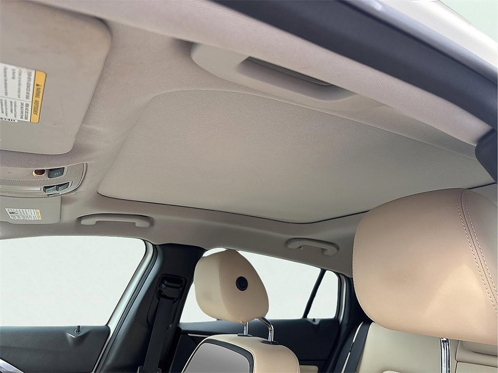 Used 2019 INFINITI QX30 Premium w/ Navigation Package image 18