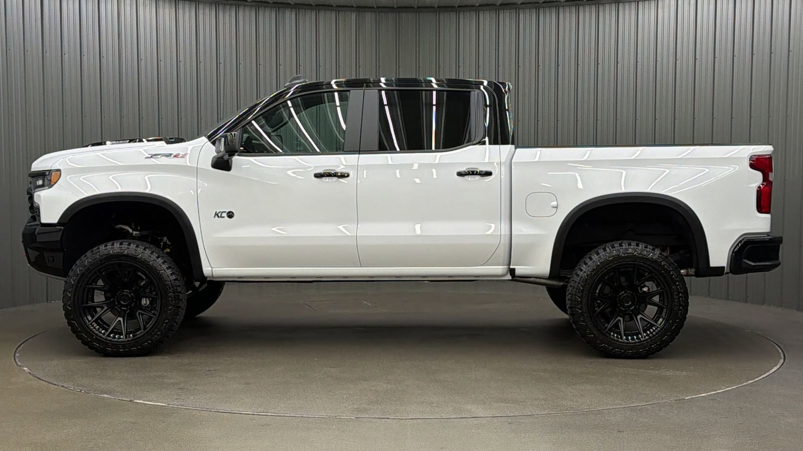 Used 2026 Chevrolet Silverado 1500 ZR2 AWD/4WD image 2