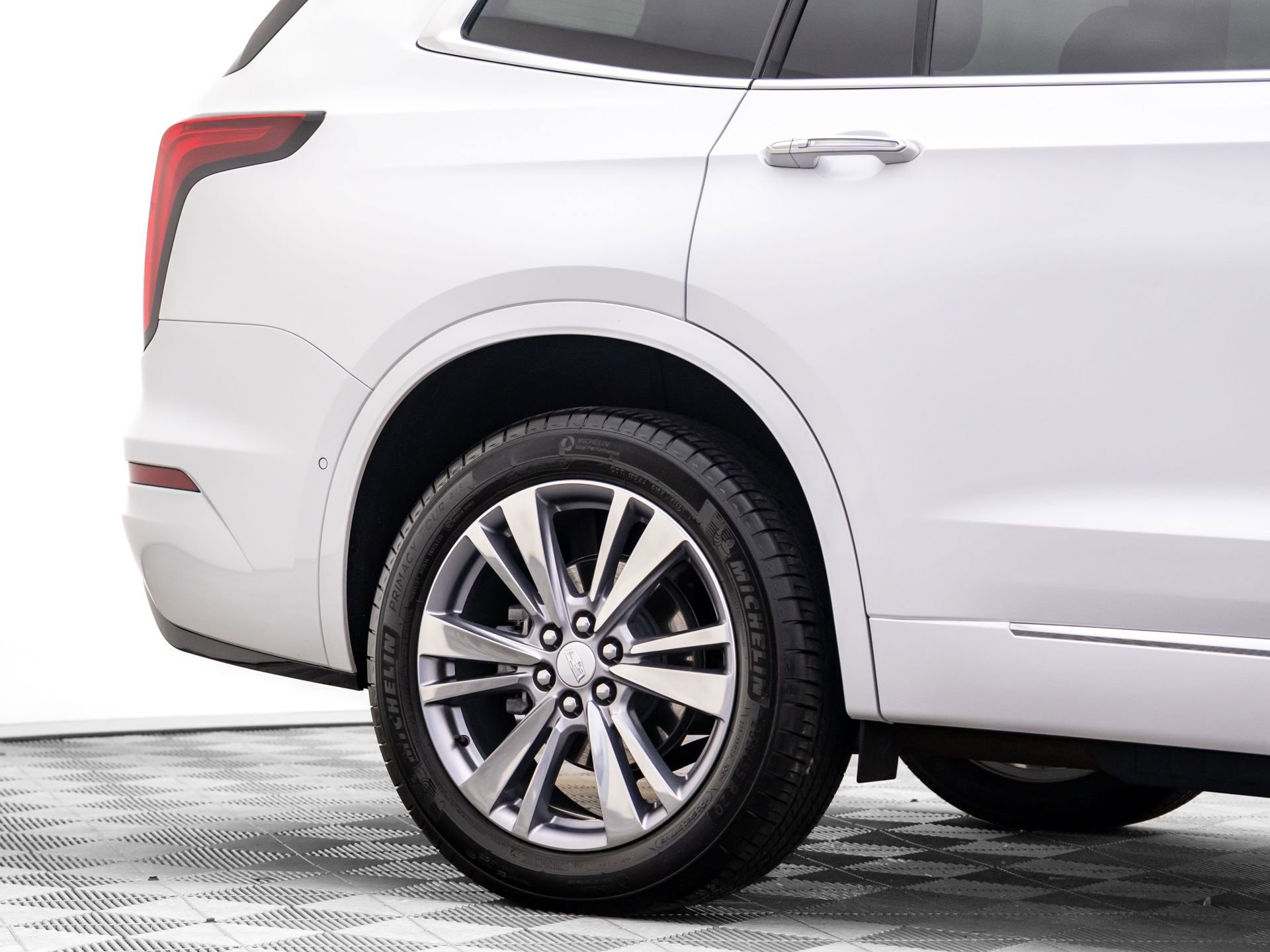 Certified 2024 Cadillac XT6 Premium Luxury w/ Platinum Package image 36