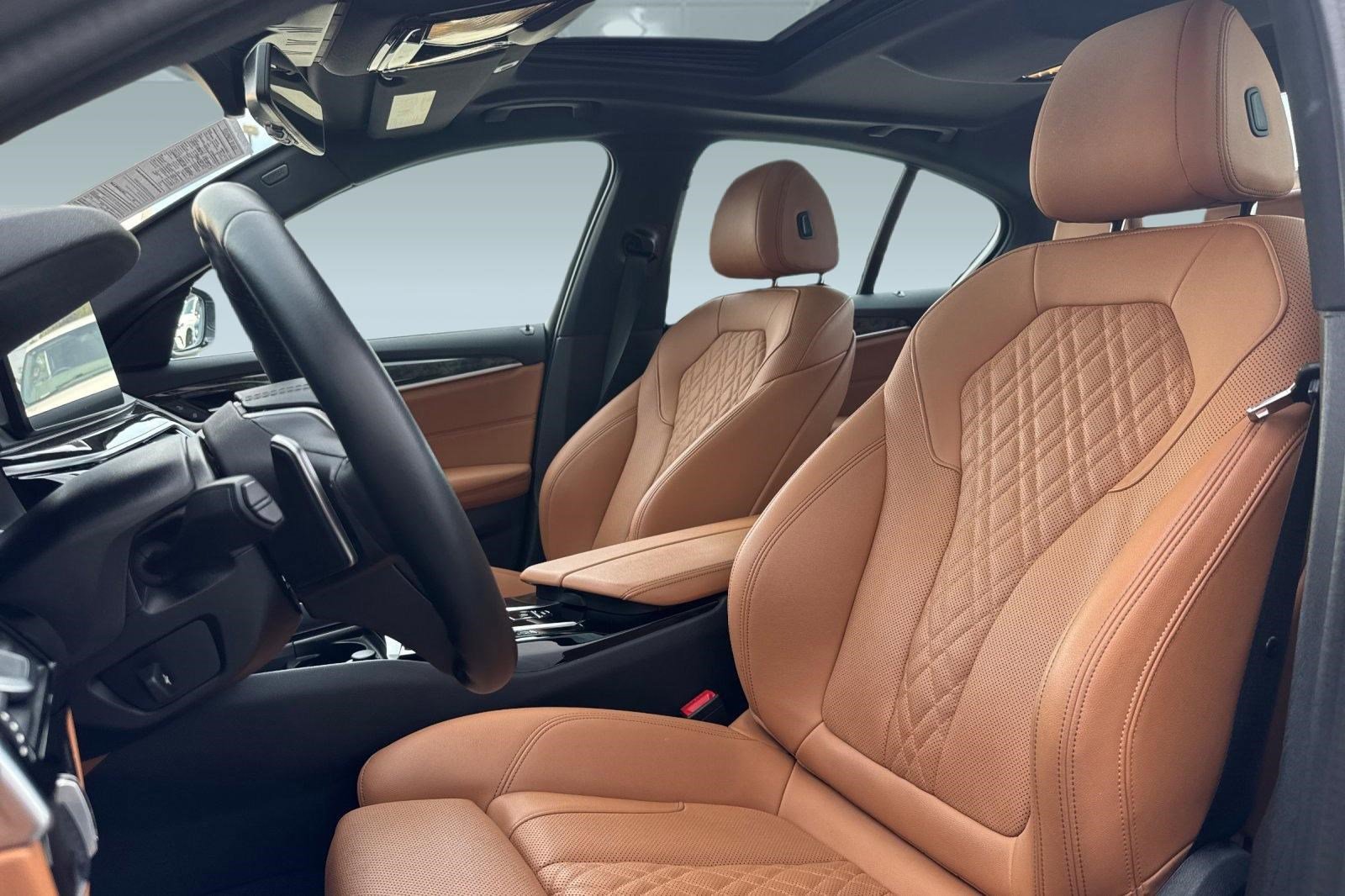 Used 2023 BMW 530e w/ Convenience Package image 14