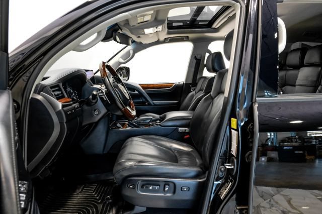 Used 2021 Lexus LX 570 4WD w/ Luxury Package image 5